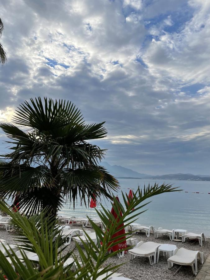 Hotel Azzurro تْشيرسيك نوفي المظهر الخارجي الصورة