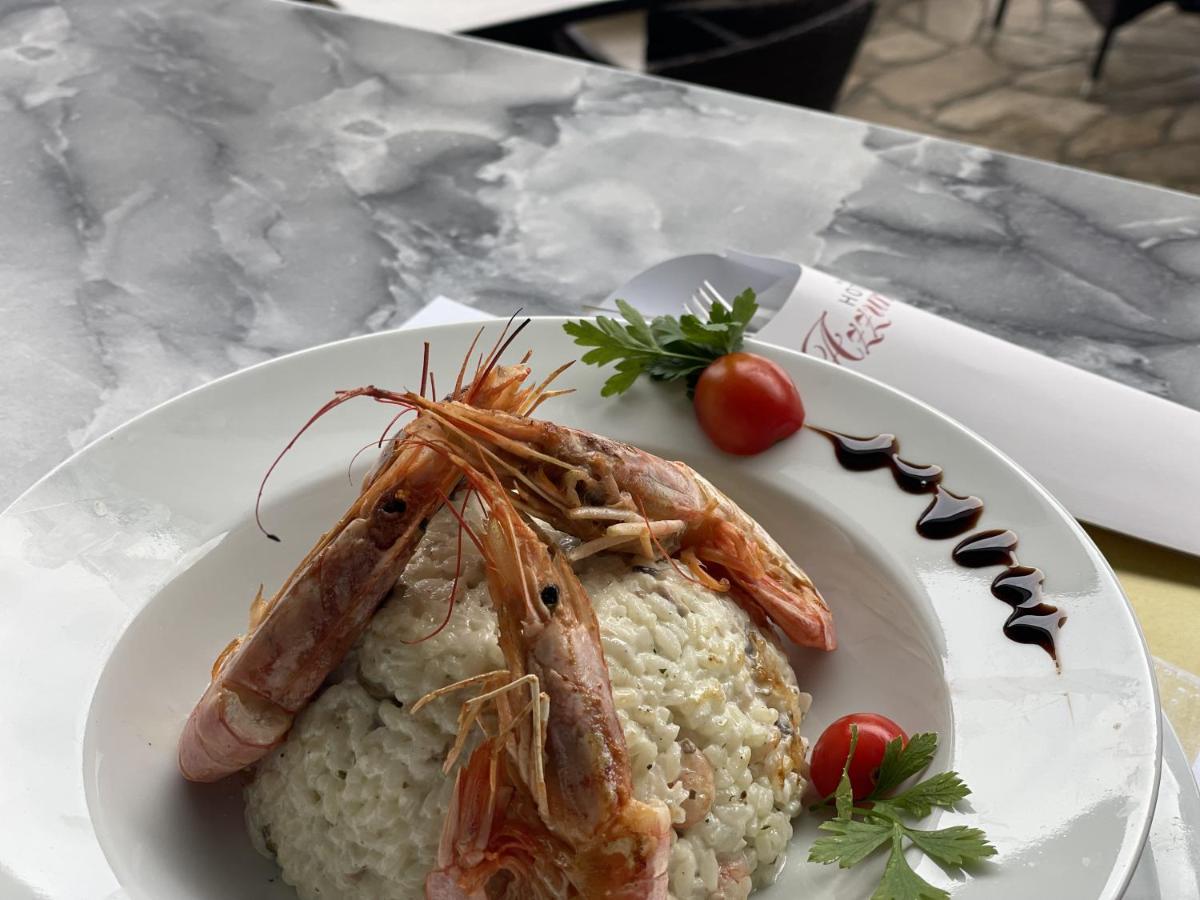 Hotel Azzurro تْشيرسيك نوفي المظهر الخارجي الصورة