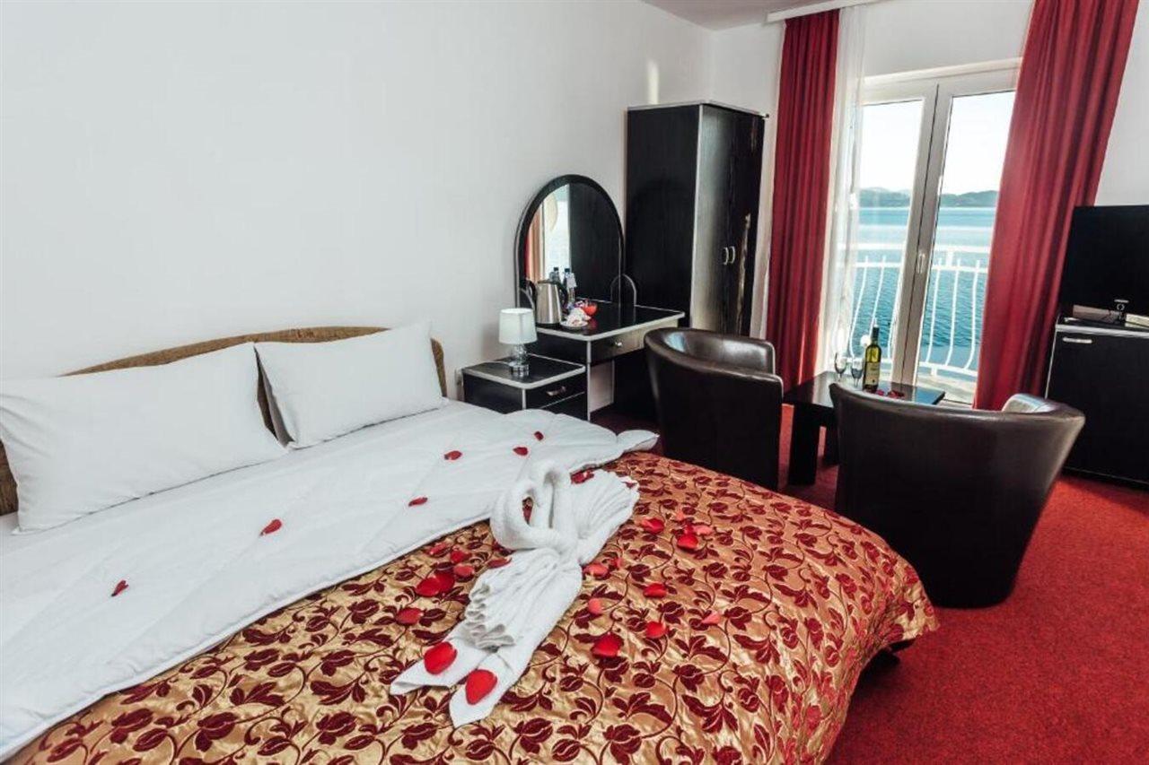Hotel Azzurro تْشيرسيك نوفي المظهر الخارجي الصورة