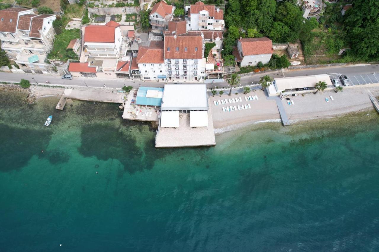 Hotel Azzurro تْشيرسيك نوفي المظهر الخارجي الصورة