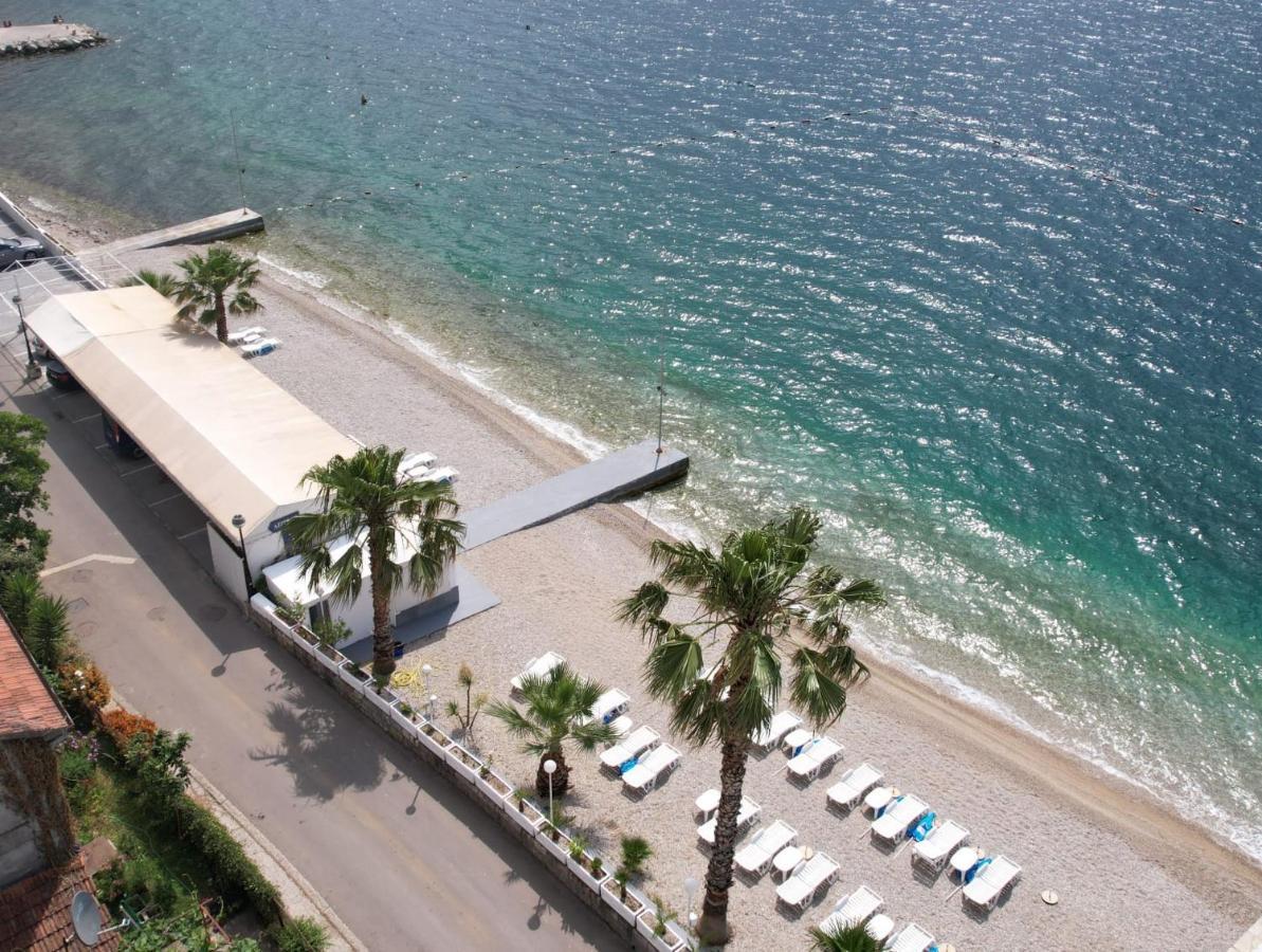 Hotel Azzurro تْشيرسيك نوفي المظهر الخارجي الصورة