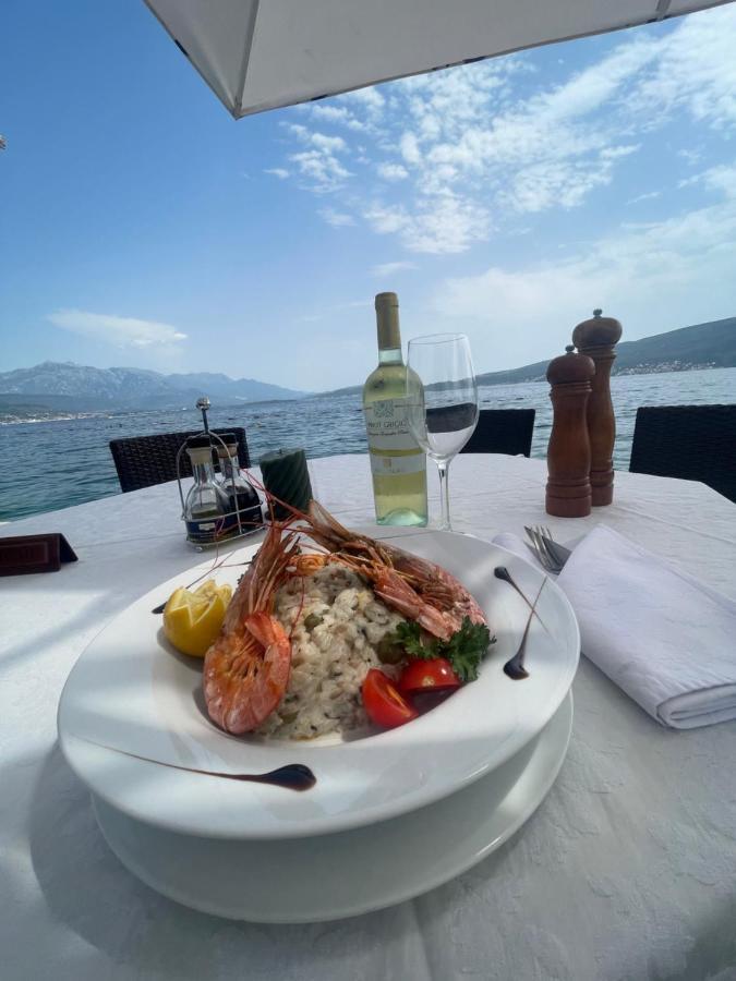 Hotel Azzurro تْشيرسيك نوفي المظهر الخارجي الصورة