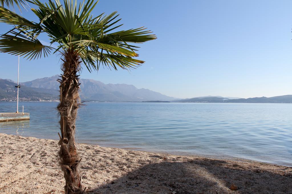 Hotel Azzurro تْشيرسيك نوفي المظهر الخارجي الصورة