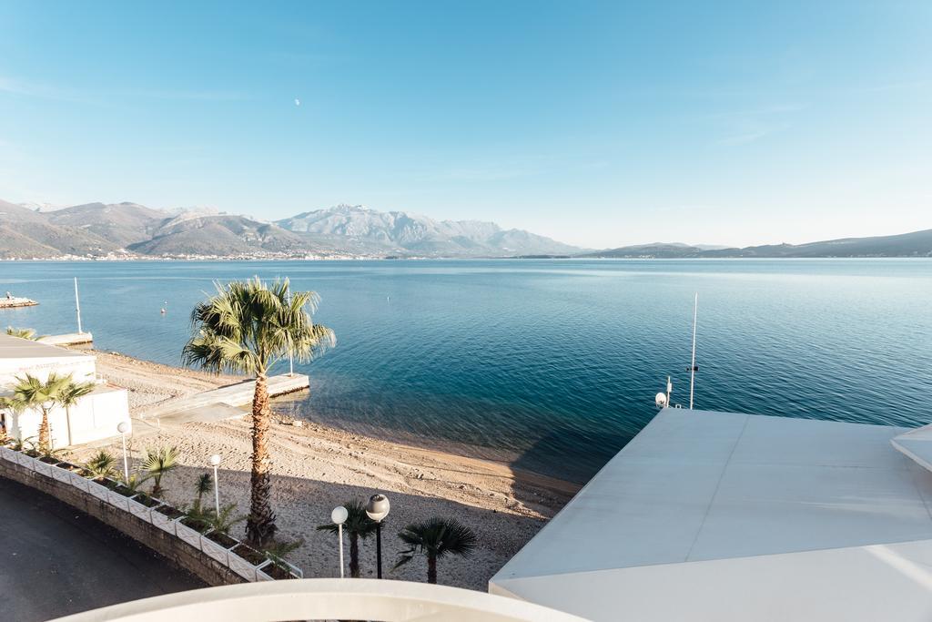 Hotel Azzurro تْشيرسيك نوفي المظهر الخارجي الصورة