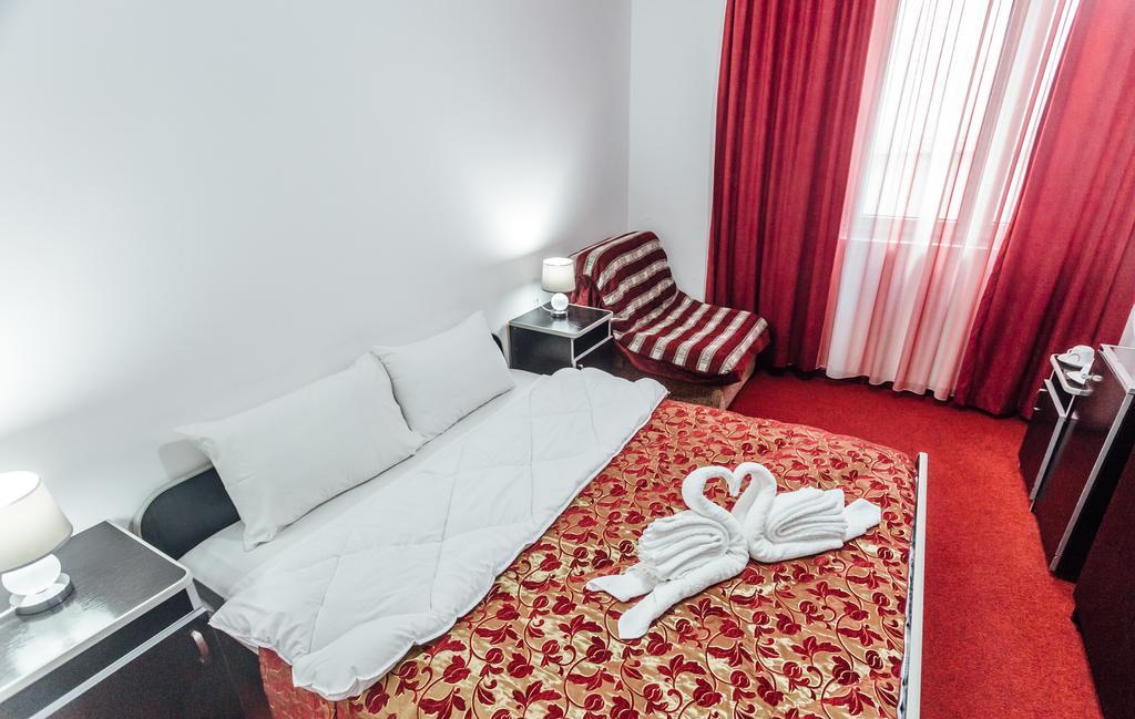 Hotel Azzurro تْشيرسيك نوفي المظهر الخارجي الصورة