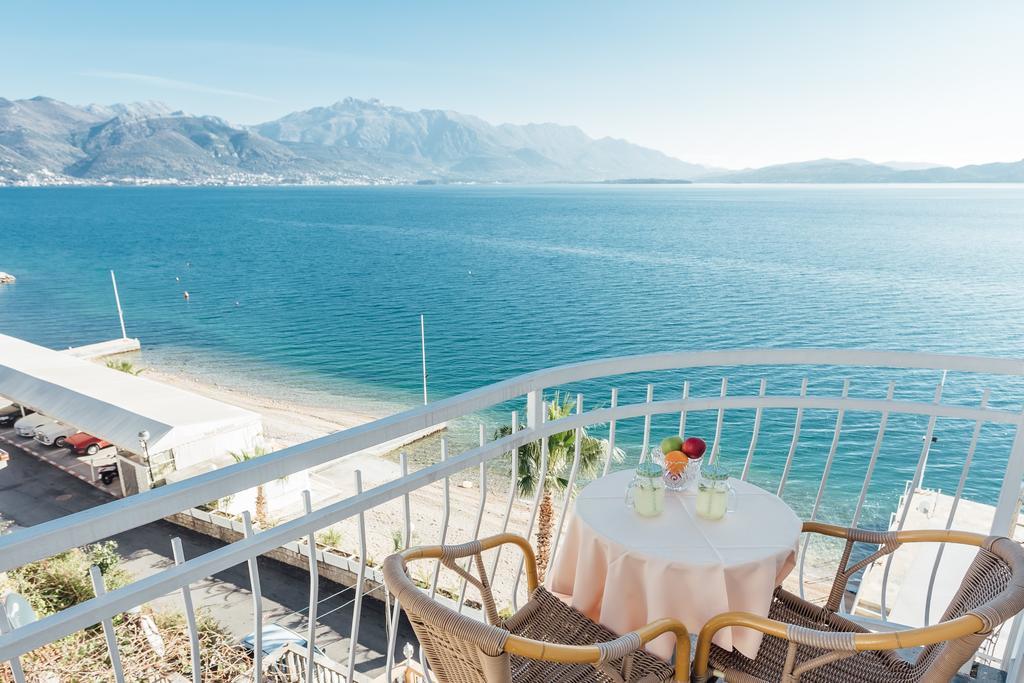 Hotel Azzurro تْشيرسيك نوفي المظهر الخارجي الصورة