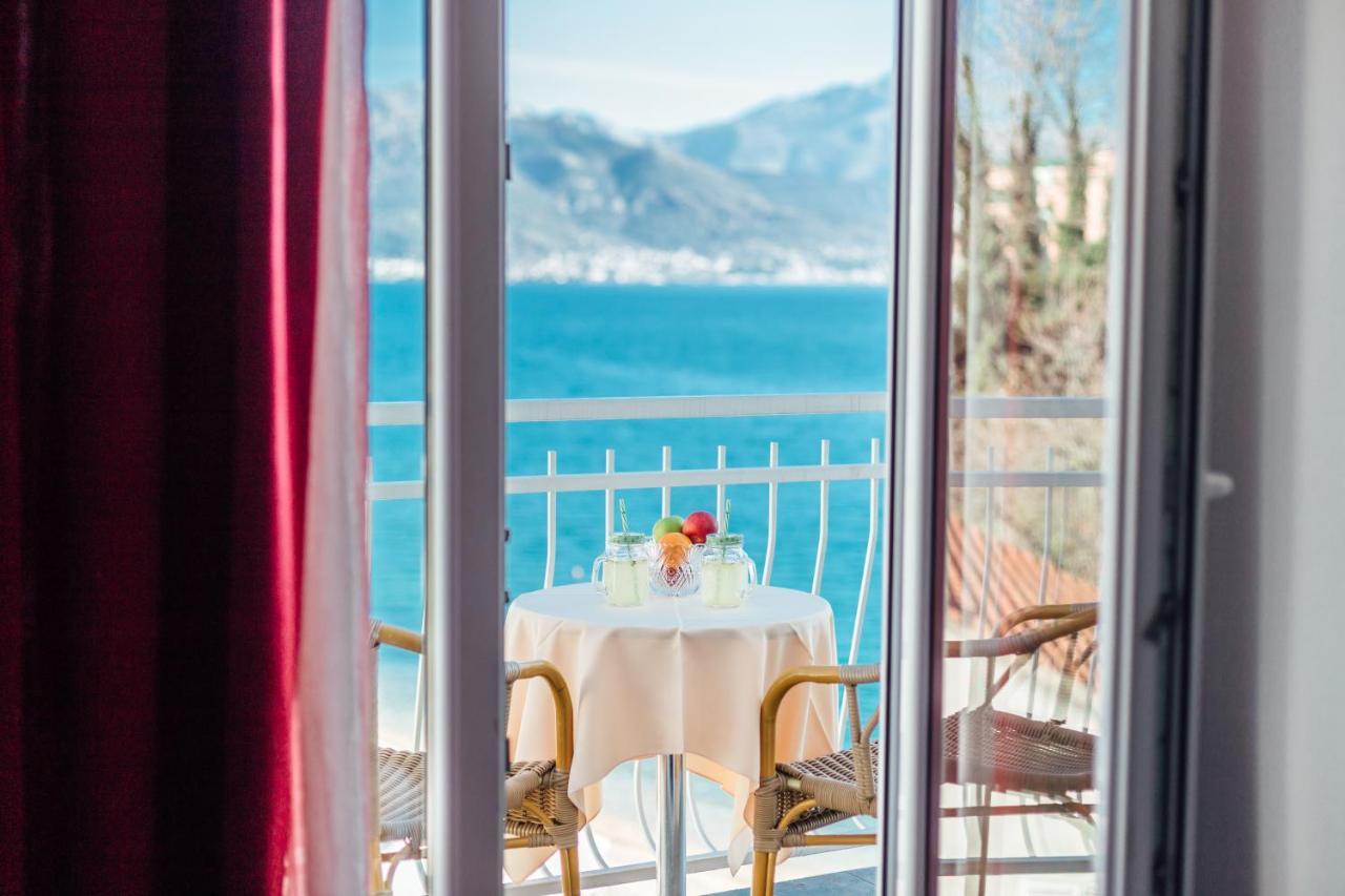 Hotel Azzurro تْشيرسيك نوفي المظهر الخارجي الصورة