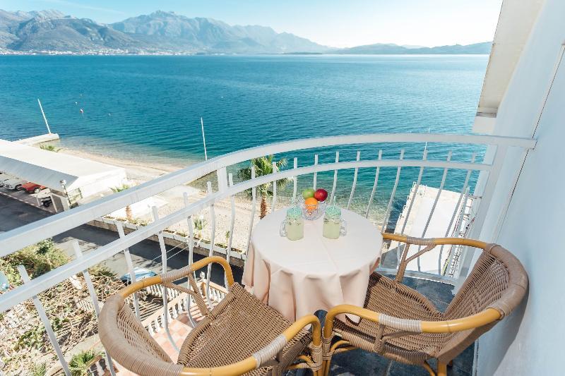 Hotel Azzurro تْشيرسيك نوفي المظهر الخارجي الصورة