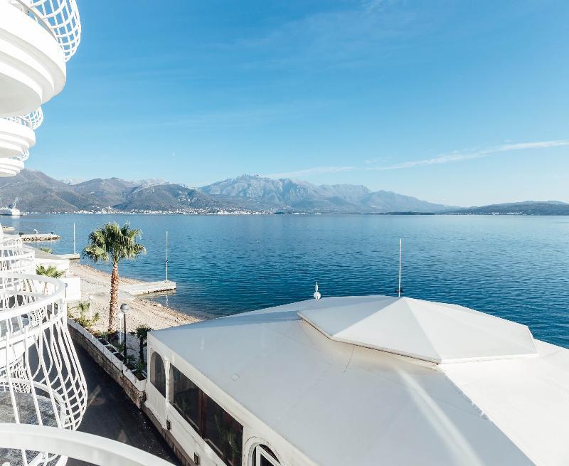 Hotel Azzurro تْشيرسيك نوفي المظهر الخارجي الصورة