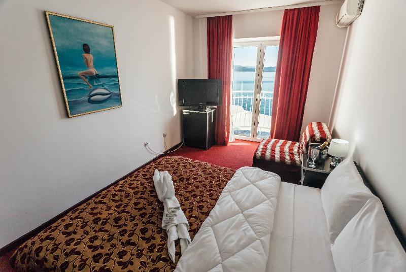 Hotel Azzurro تْشيرسيك نوفي المظهر الخارجي الصورة